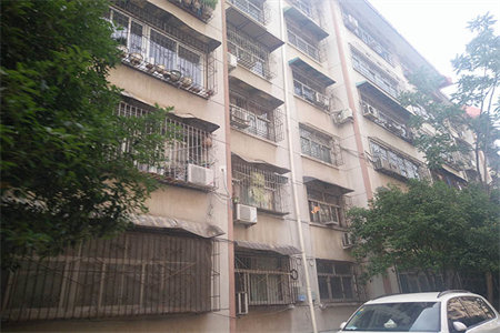 西城名苑2室2厅1卫63.8万76.4m2精装出售